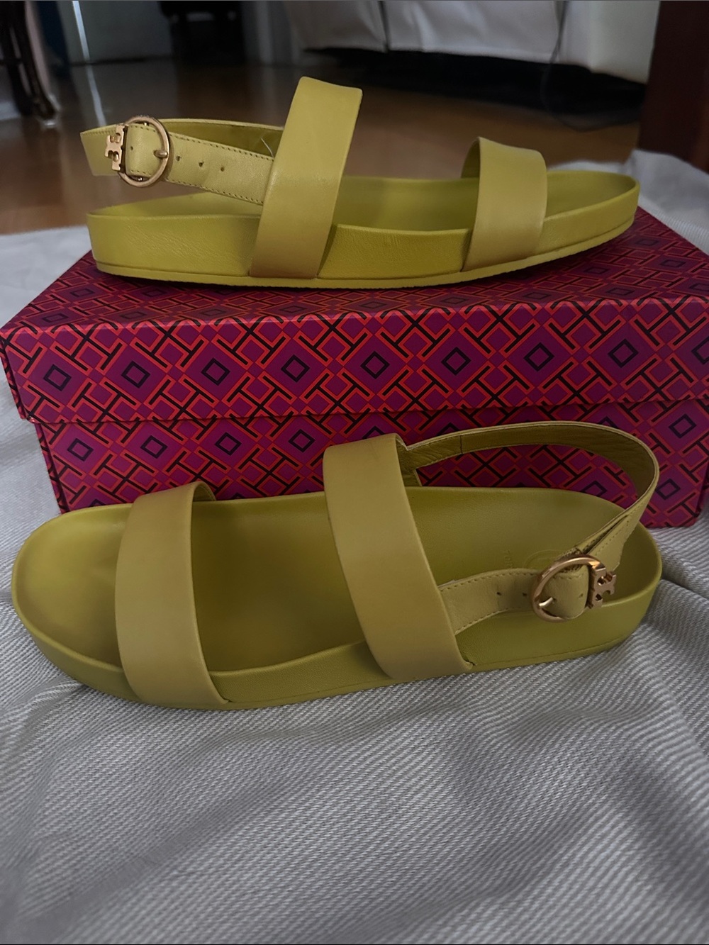 Tory Burch Lemon Lime Calf Leather Strappy Sandals Buckle Logo Accents US 9.5